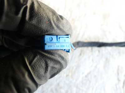 Mercedes Blue 2 Pin 2 Wire Connector 04354596287